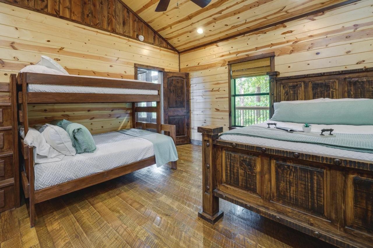 Holiday home With Game And Private Hot Tub!