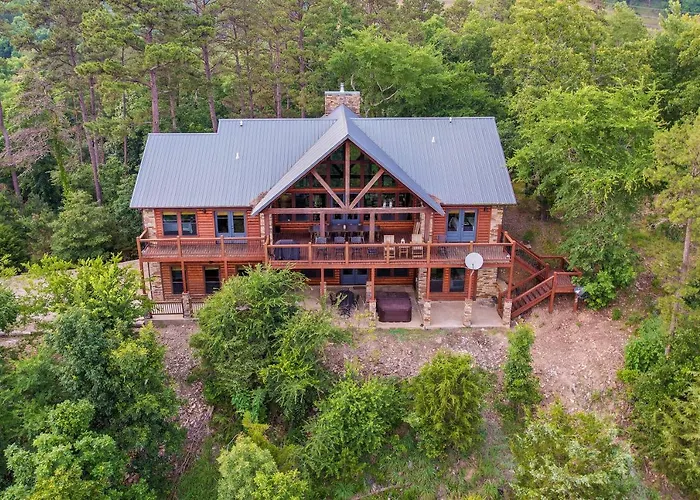 Broken Bow Cabin With Game Room And Private Hot Tub!