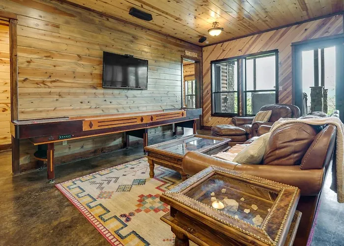 Broken Bow Cabin With Game Room And Private Hot Tub!