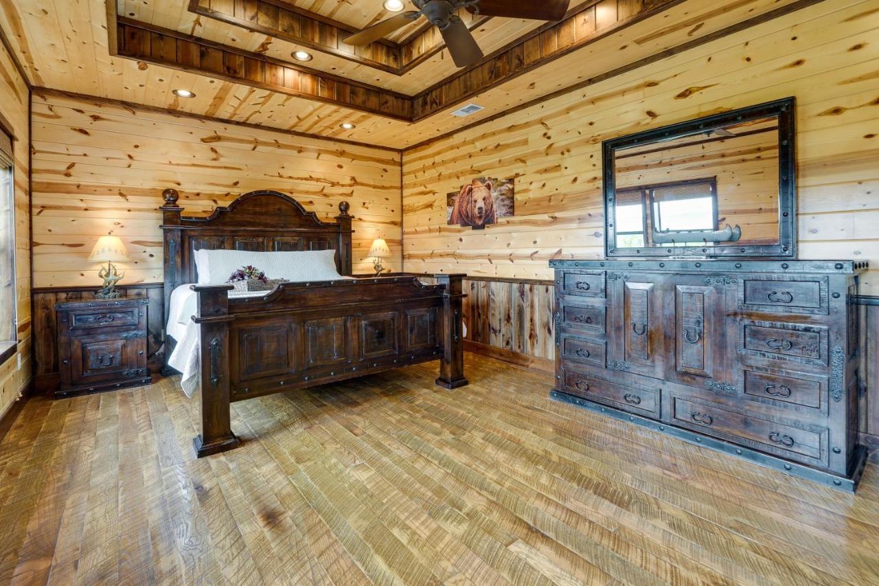 Holiday home With Game And Private Hot Tub! Broken Bow