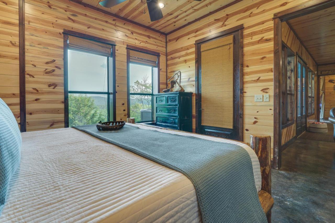 Holiday home With Game And Private Hot Tub! *