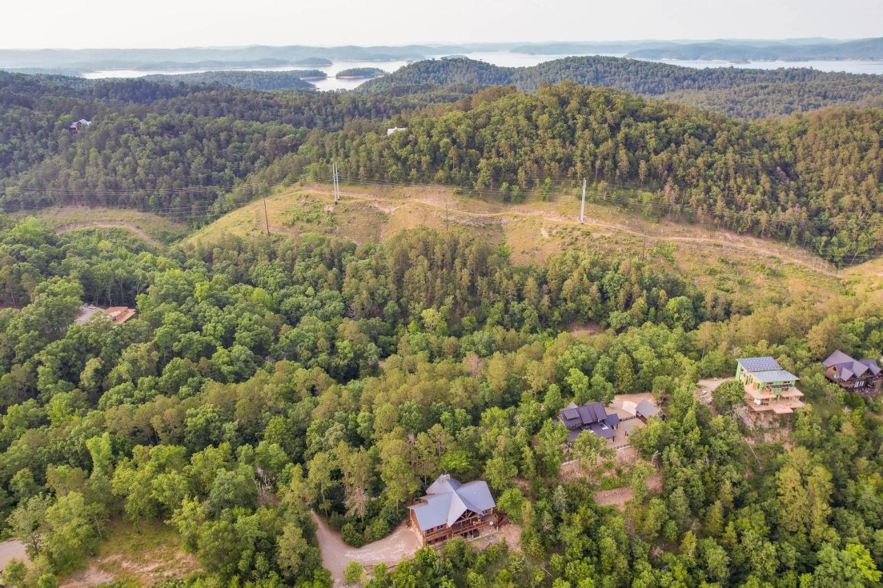Holiday home With Game And Private Hot Tub!